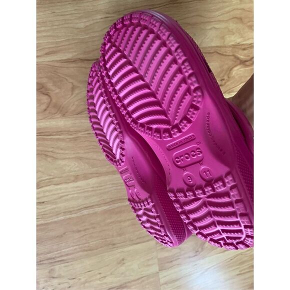 Crocs pink size 11 women’s and 9 men’s - Picture 3 of 5
